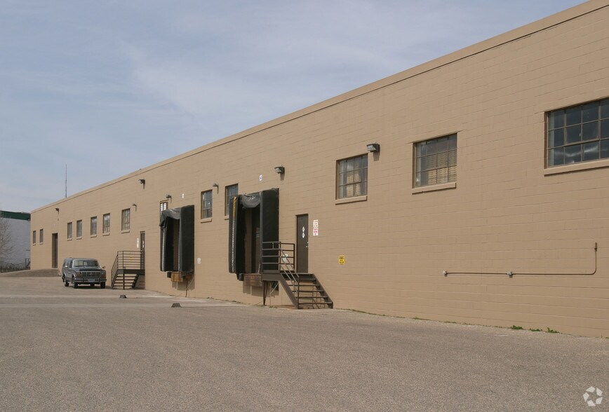 More Photos Of 855-865 Vandalia St, Saint Paul Warehouse For Sale