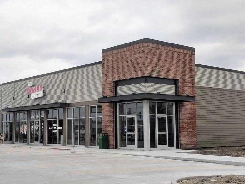 Primary Photo Of 1603-1611 Morrissey Dr, Bloomington Unknown For Lease