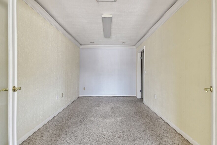 More Photos Of 3019 W Azeele St, Tampa Loft Creative Space For Sale