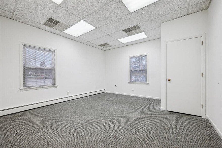 More Photos Of 10 Shawnee Dr, Watchung Medical For Lease