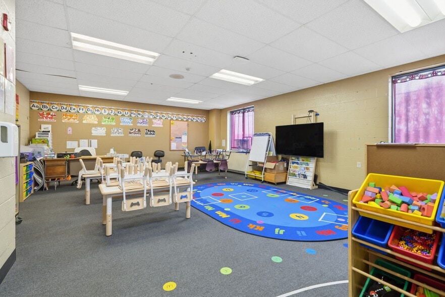 More Photos Of 221 E 12th Ave, Homestead Schools For Lease