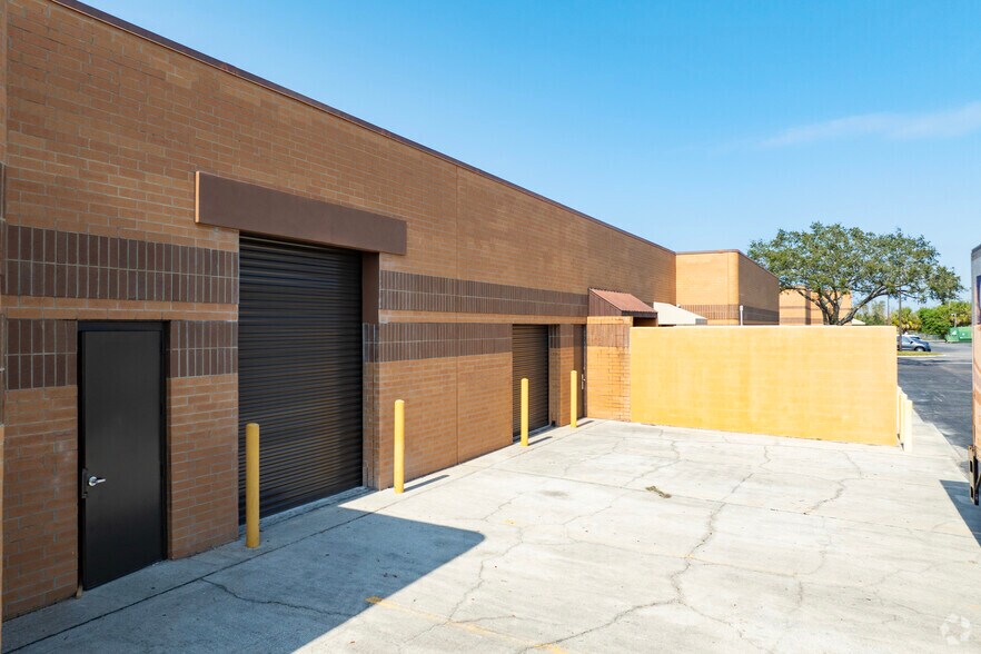 More Photos Of 10500 University Center Dr, Tampa Light Distribution For Lease
