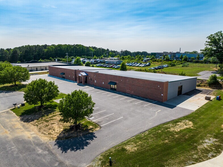 More Photos Of 2617 Executive Point Dr, Monroe Light Manufacturing For Sale