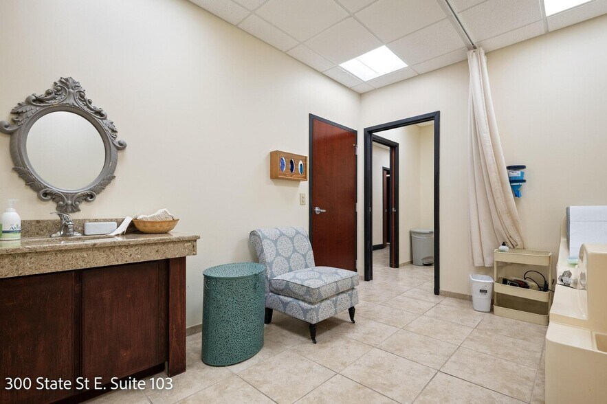 More Photos Of 300 State St E, Oldsmar Office For Lease