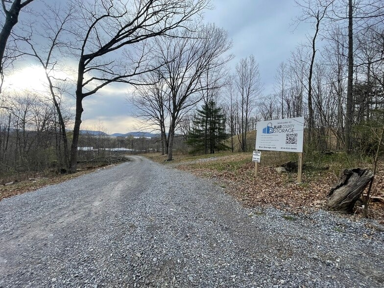 More Photos Of 1122 Amelia Ave, Altoona Self Storage For Sale