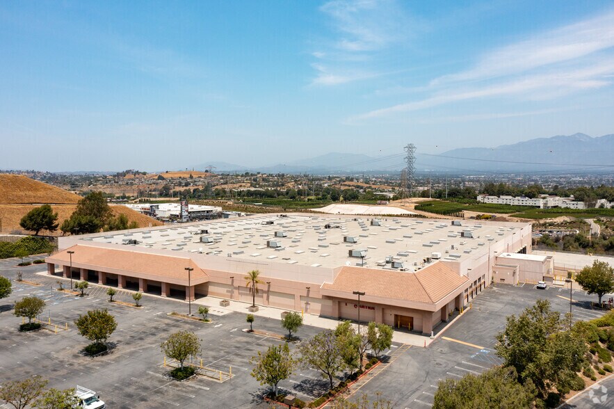 More Photos Of 1345 N Montebello Blvd, Montebello Freestanding For Lease