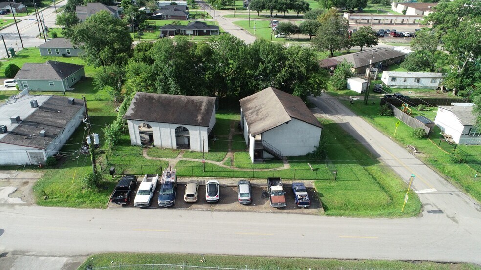 More Photos Of 105-109 Cypress Ave, Crosby Apartments For Sale