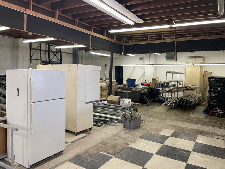 More Photos Of 1992 Mount Pleasant Rd, Greensburg Showroom For Sale