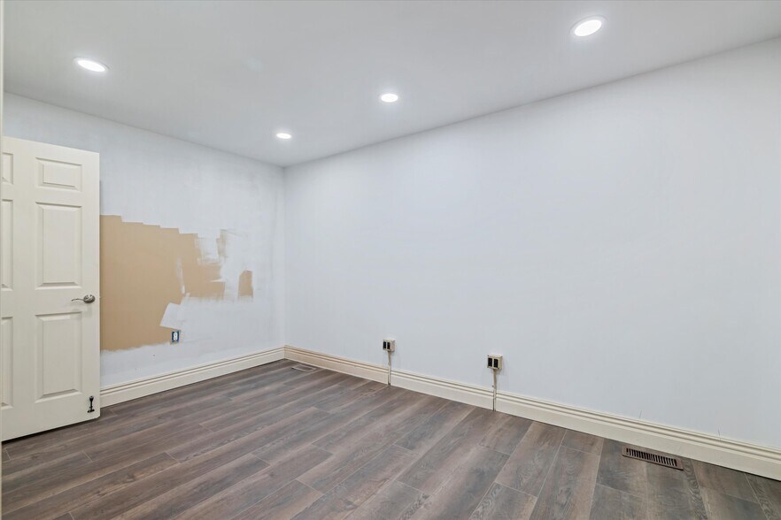 More Photos Of 127-131 W Market St, Cadiz Storefront Retail Residential For Sale