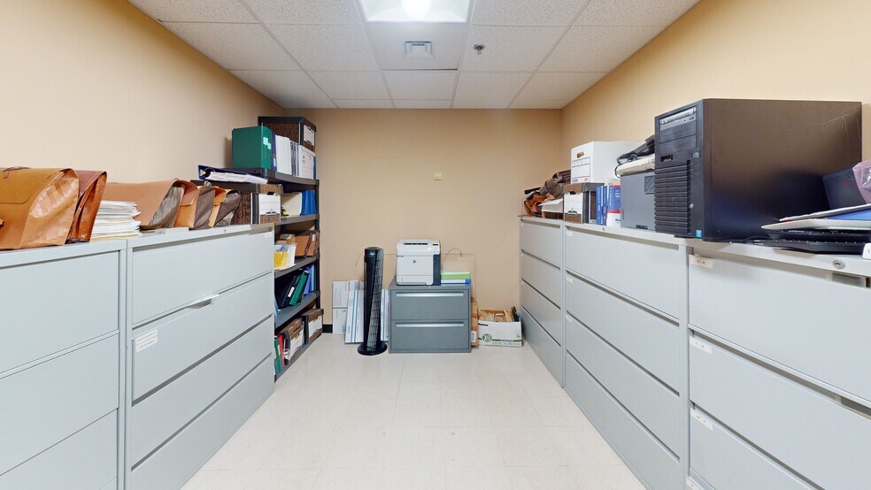 More Photos Of 1 Pillsbury St, Concord Office For Lease