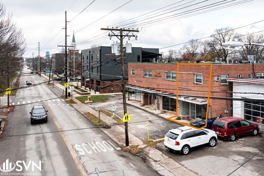 More Photos Of 1039 N Limestone, Lexington General Retail For Lease