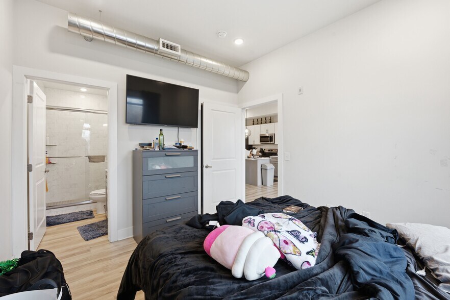 More Photos Of 2440 Kensington Ave, Philadelphia Apartments For Sale