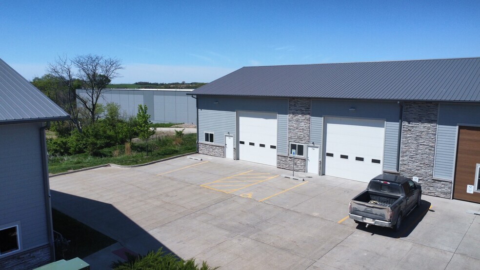 More Photos Of 700 Interstate Pky, Waukee Warehouse For Lease