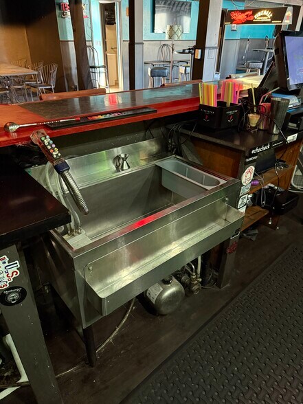 More Photos Of 2530 NE 82ND Ave, Portland Restaurant For Sale