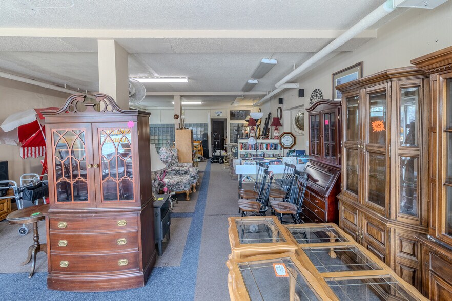 More Photos Of 322-324 W Kennewick Ave, Kennewick Specialty For Sale