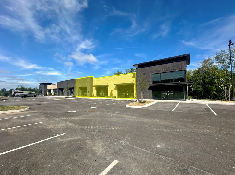 More Photos Of 11011 Kingston Pike, Farragut General Retail For Lease