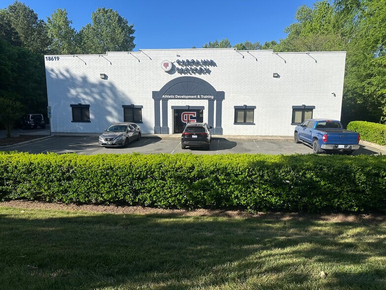 Primary Photo Of 18619 Starcreek Dr, Cornelius Light Distribution For Sale