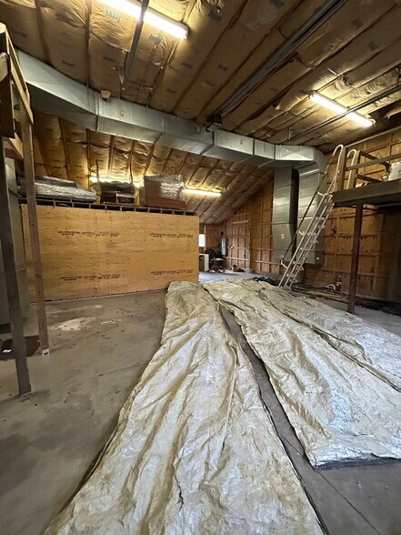 More Photos Of 168 Red Lion Rd, Southampton Light Manufacturing For Lease