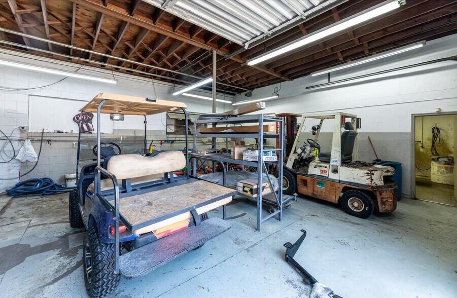 More Photos Of 447 Ossie Davis Pky, Waycross Auto Dealership For Sale