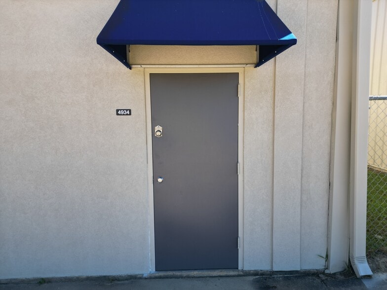 More Photos Of 4922-4932 Catherine Dr, Montgomery Warehouse For Lease