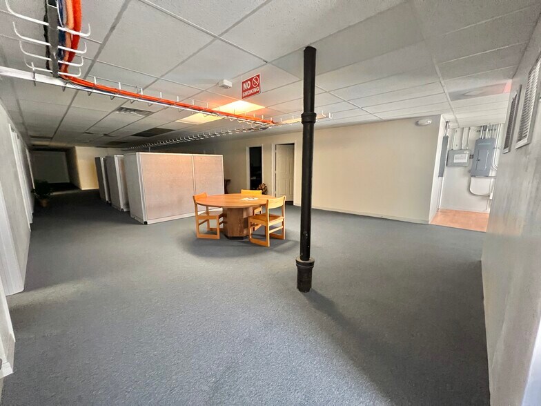 More Photos Of 902 E New Haven Ave, Melbourne Coworking Space