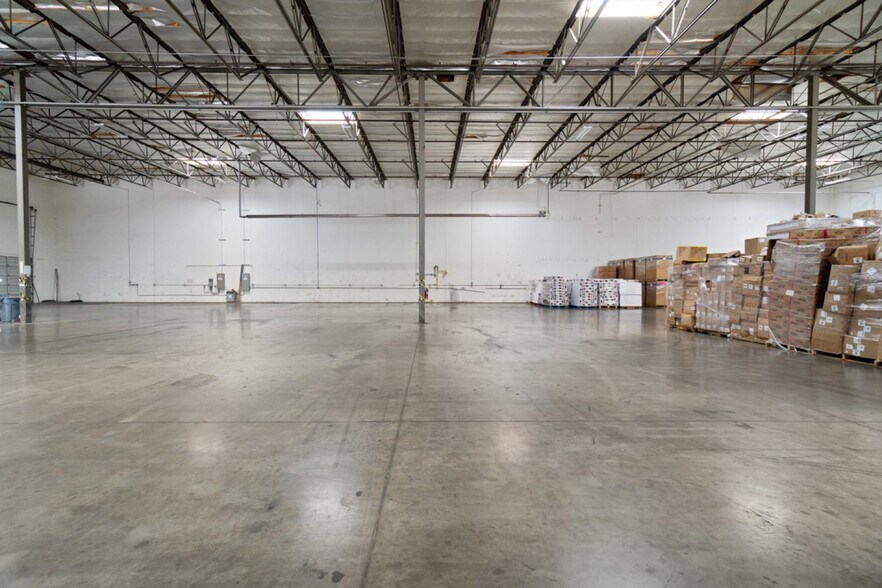 More Photos Of 1190 N Del Rio Pl, Ontario Warehouse For Sale