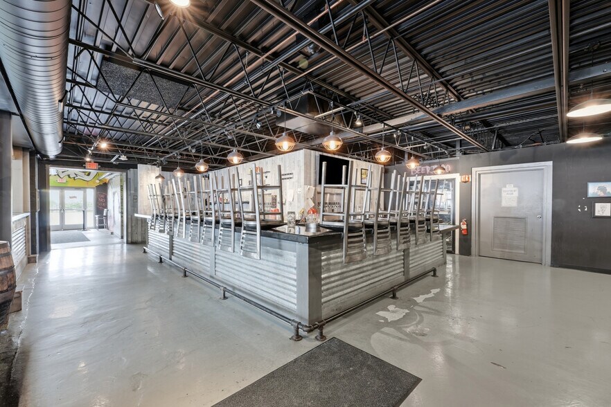 More Photos Of 89 Baldwin St, West Springfield Manufacturing For Sale