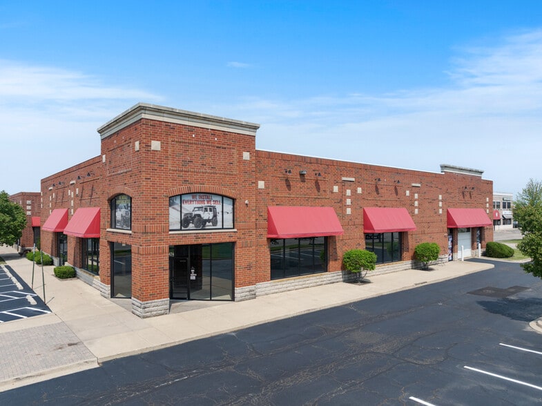 More Photos Of 474 Redington Dr, South Elgin Auto Dealership For Sale