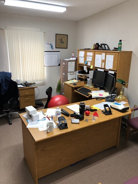 More Photos Of 506-508 Houston Ave NW, Live Oak Office For Sale