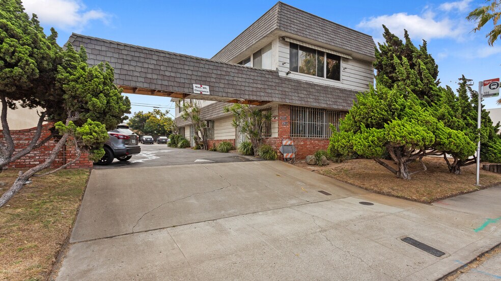 More Photos Of 1915-17 1915-17 Morena Blvd, San Diego Office For Sale