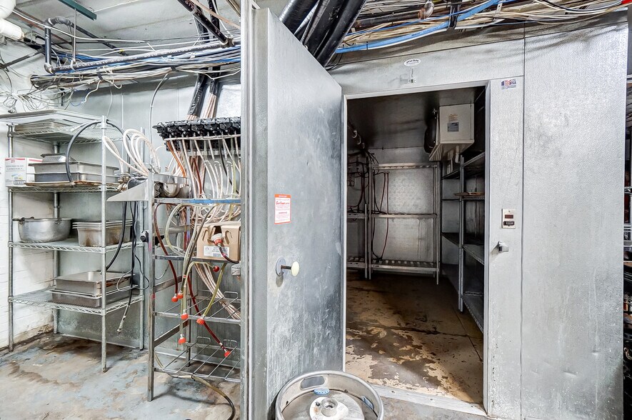 More Photos Of 126 W High St, Springfield Lodge Meeting Hall For Sale