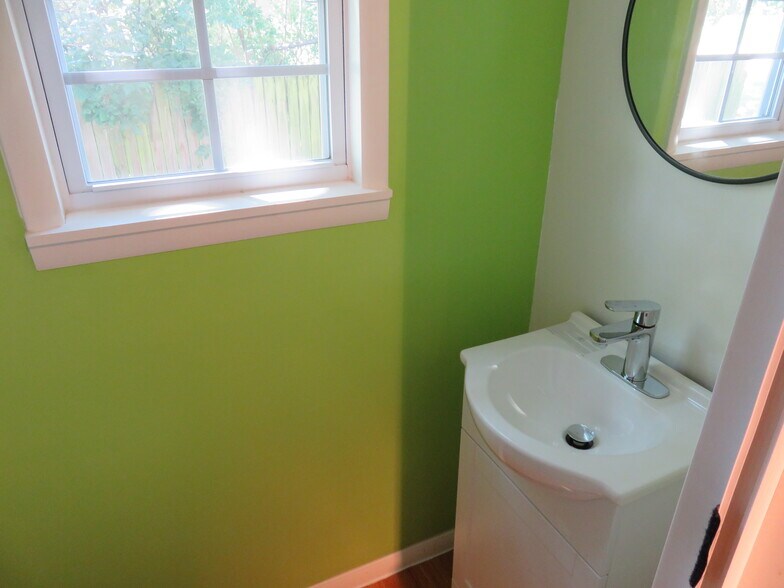 More Photos Of 1239 W Main St, Jenks Medical For Sale