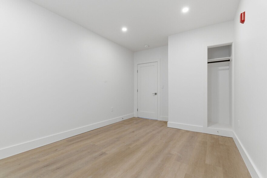 More Photos Of 126 140 Sayles, Woonsocket Apartments For Sale