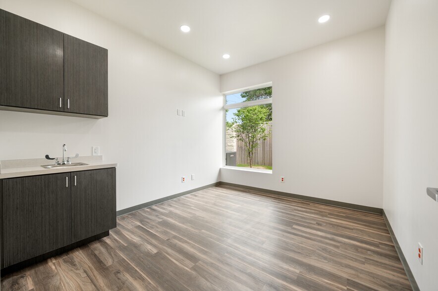 More Photos Of 1360 N Kimball Ave, Southlake Medical For Lease