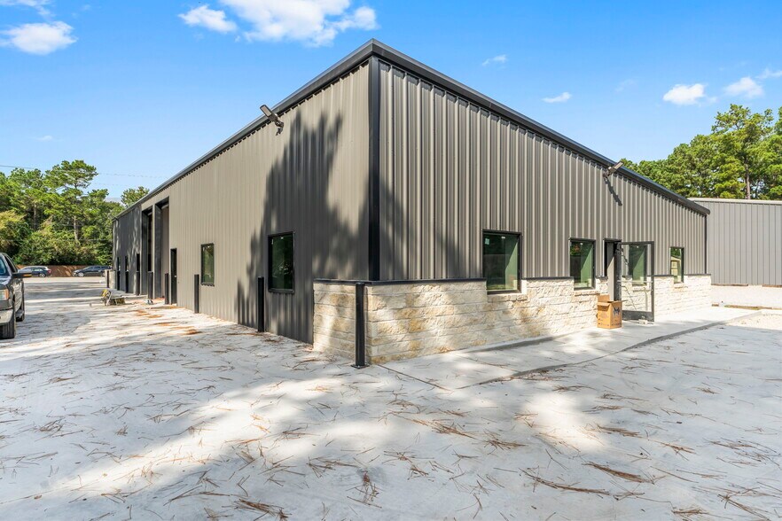 More Photos Of 402 Honea Egypt Rd, Magnolia Flex For Lease