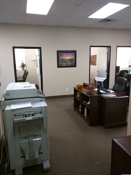 More Photos Of 8867 W Flamingo Rd, Las Vegas Office For Sale