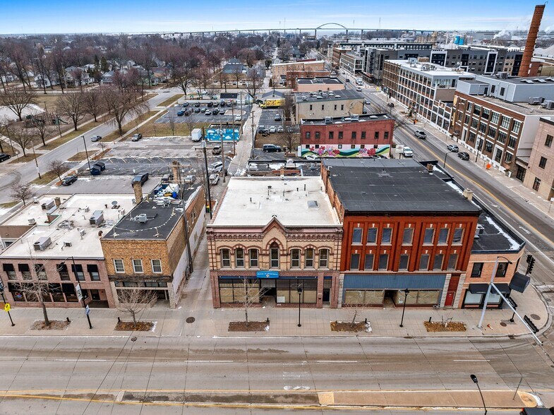 More Photos Of 408 Dousman St, Green Bay Storefront Retail Residential For Sale