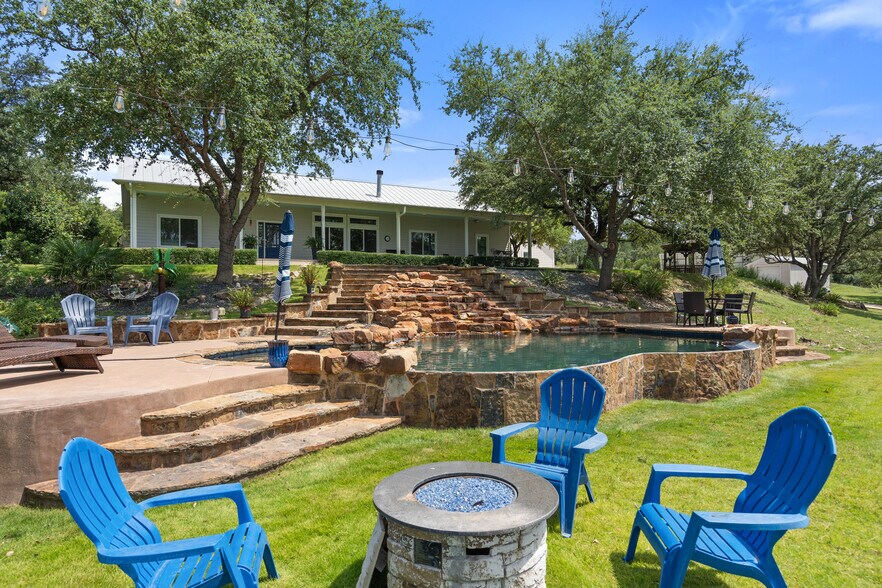 More Photos Of 4607 R O Dr, Spicewood Lodge Meeting Hall For Sale