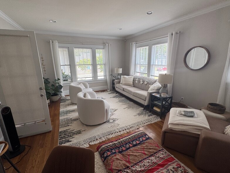 More Photos Of 3082 E Shadowlawn Ave NE, Atlanta Freestanding For Lease