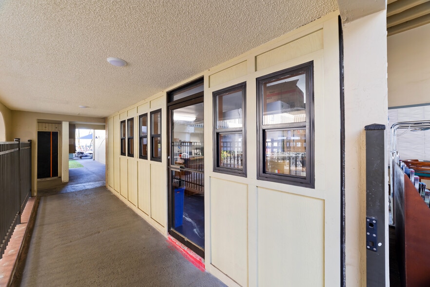 More Photos Of 76-6246 Ali'i Dr, Kailua Kona Hotel For Sale