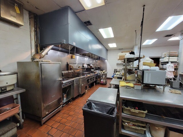 More Photos Of 1180 Roosevelt Rd, Glen Ellyn Restaurant For Lease