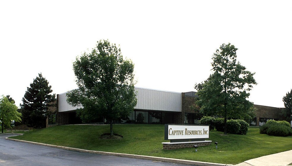 More Photos Of 201 E Commerce Dr, Schaumburg Office For Sale