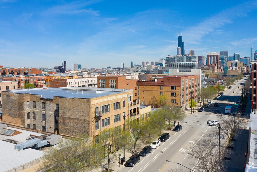 More Photos Of 2008-2010 S Wabash Ave, Chicago Apartments For Sale