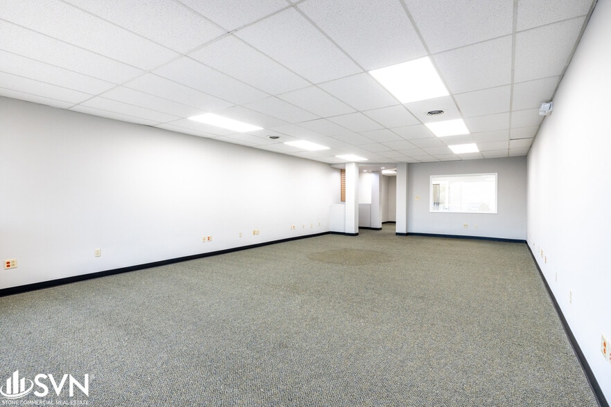 More Photos Of 320-364 Southland Dr, Lexington Storefront For Lease