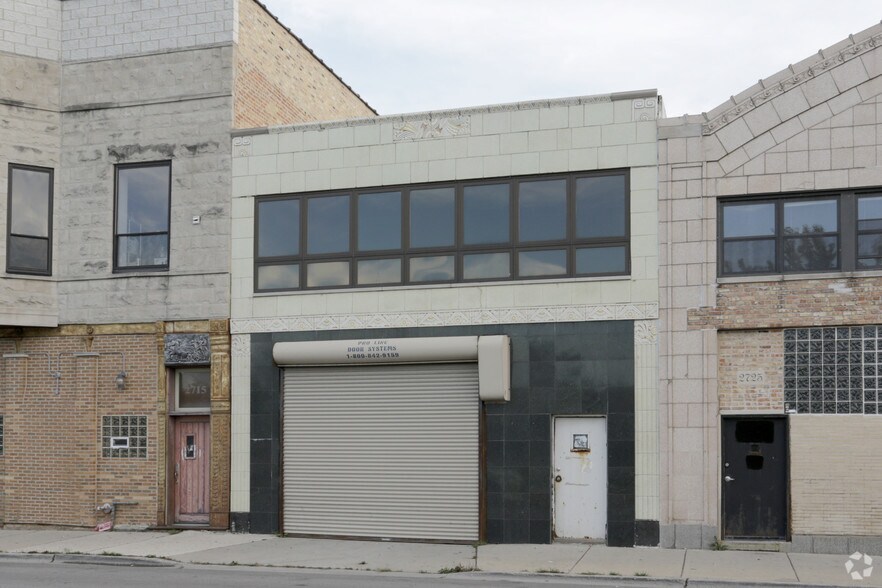 Primary Photo Of 2717 W Madison St, Chicago Flex For Lease