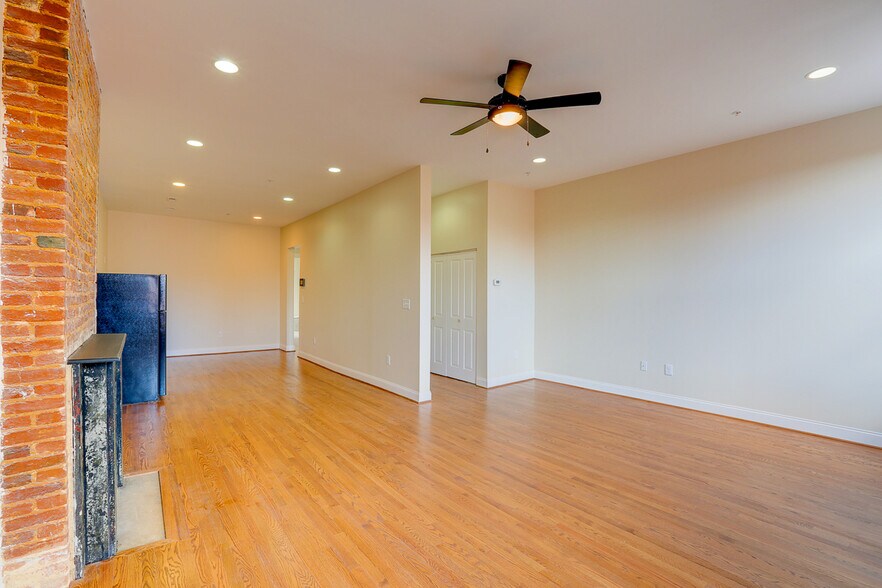 More Photos Of 2116-2118 Saint Paul St, Baltimore Apartments For Sale