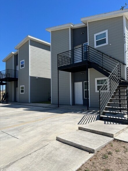 Primary Photo Of 1513 Quitaca Dr, Edinburg Apartments For Sale