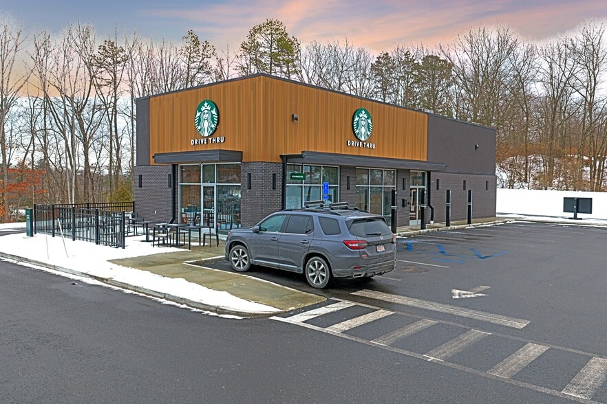 More Photos Of 10 Jungle Rd, Leominster General Retail For Sale