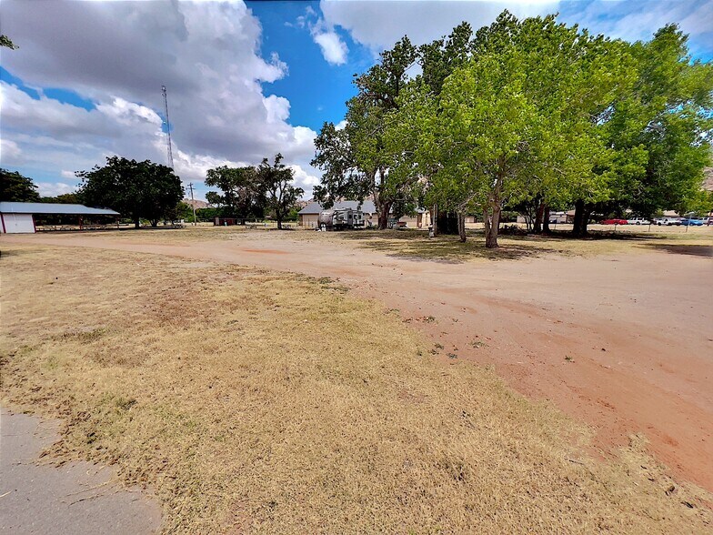 More Photos Of 14683 OK-44A, Lone Wolf Amusement Park For Sale