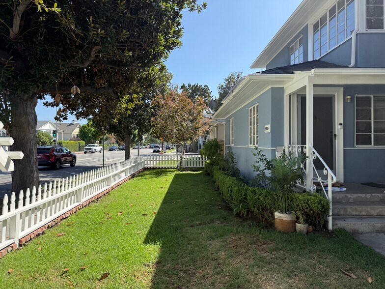 More Photos Of 5005 Cahuenga Blvd, North Hollywood Apartments For Sale